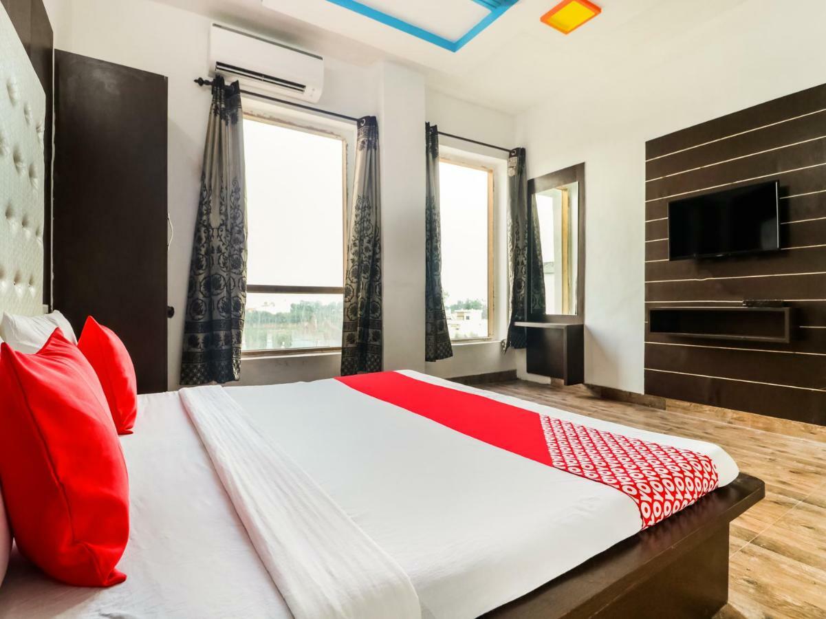 Oyo 47630 Grand Villa Moga Kültér fotó