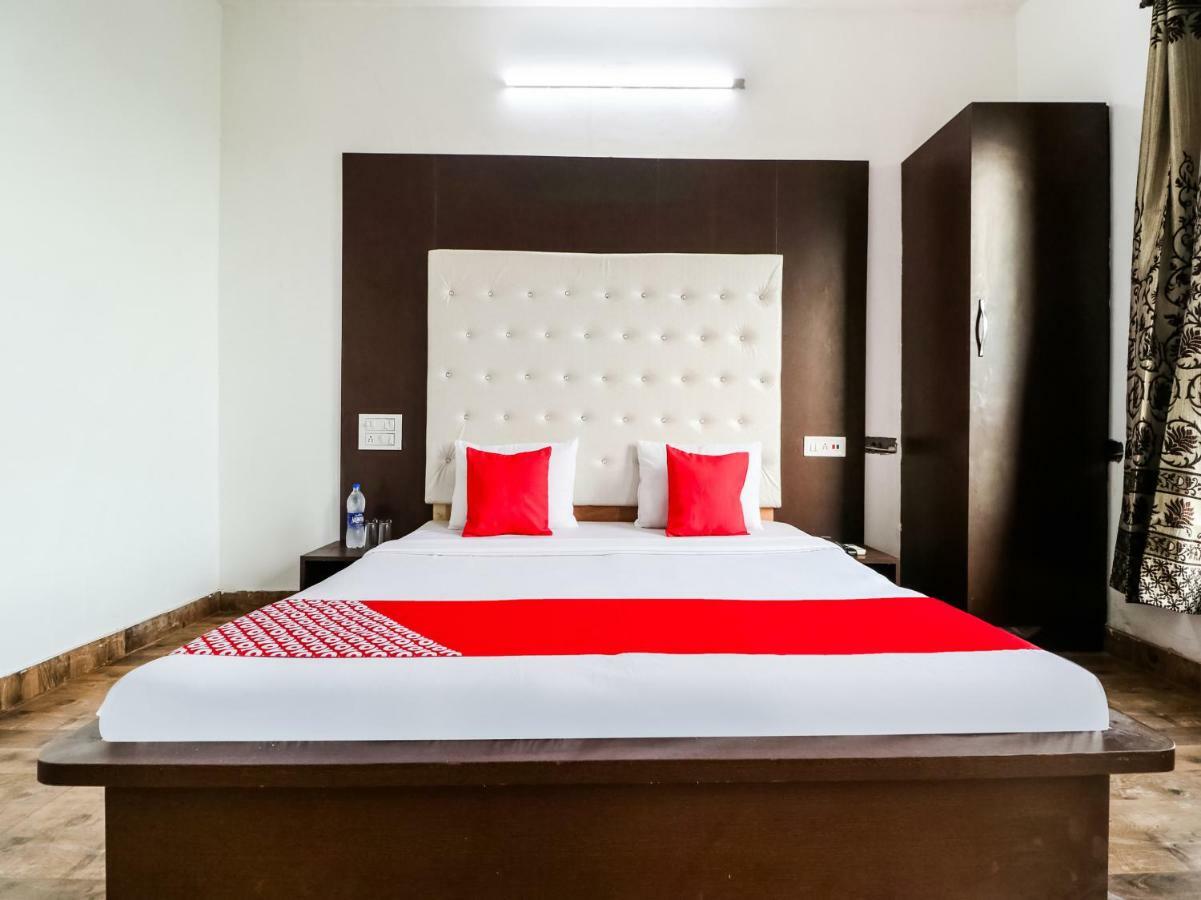 Oyo 47630 Grand Villa Moga Kültér fotó