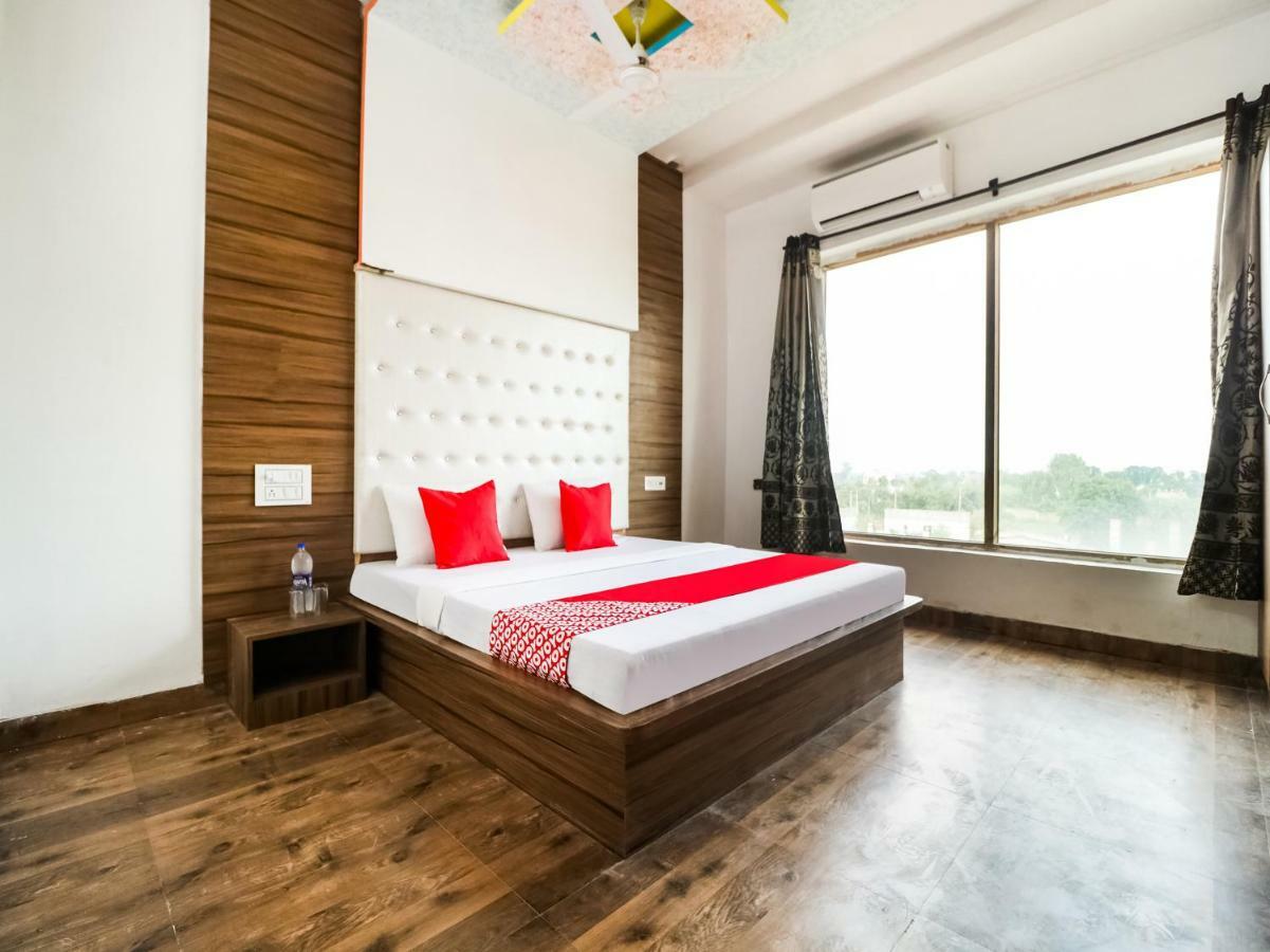 Oyo 47630 Grand Villa Moga Kültér fotó
