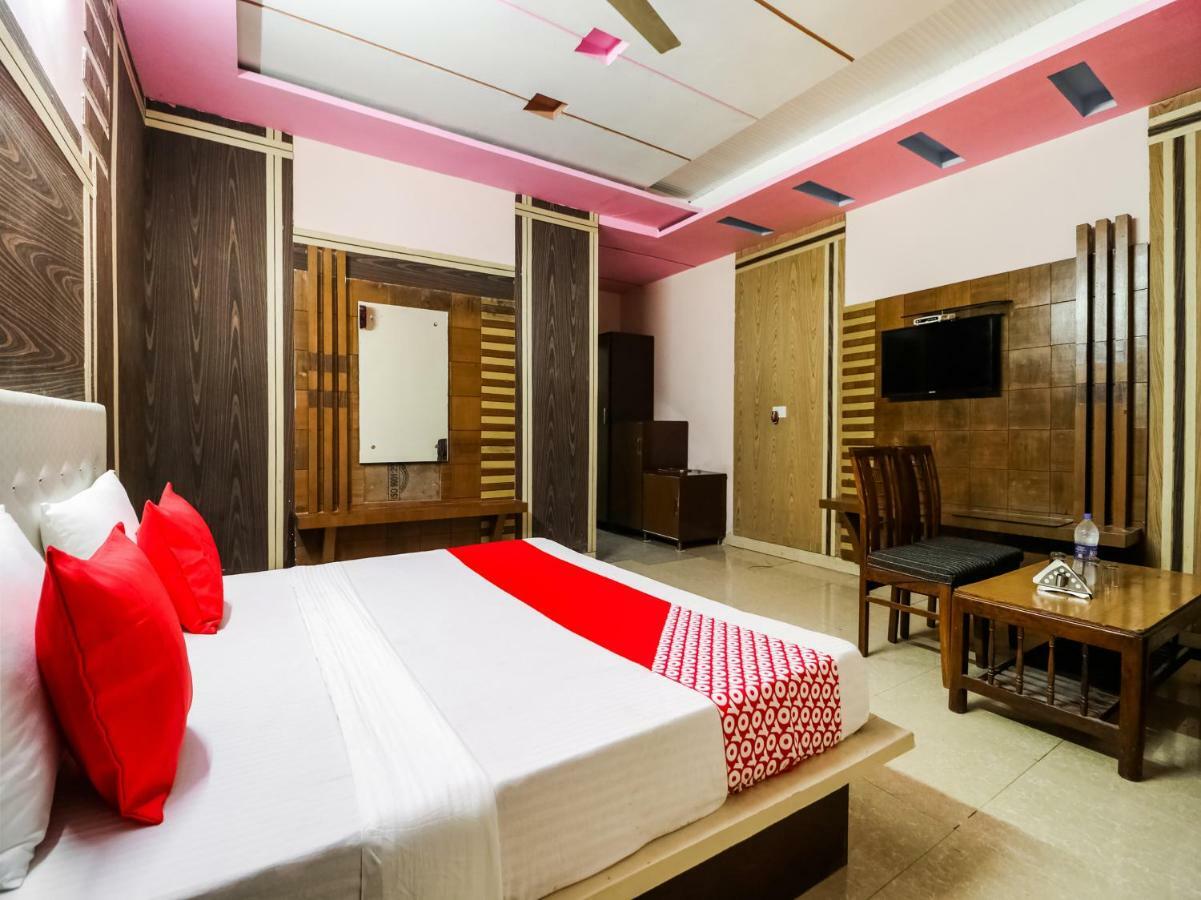 Oyo 47630 Grand Villa Moga Kültér fotó