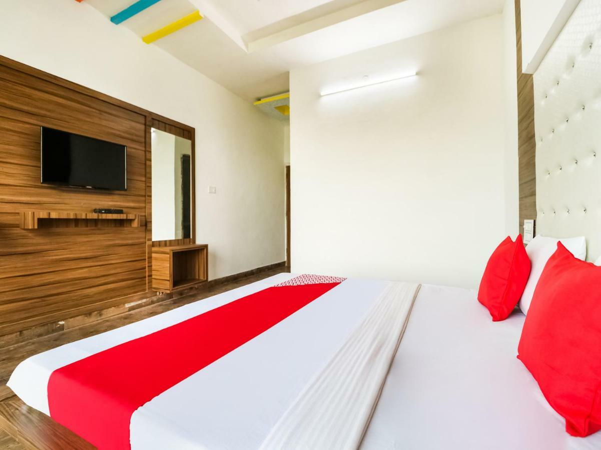 Oyo 47630 Grand Villa Moga Kültér fotó