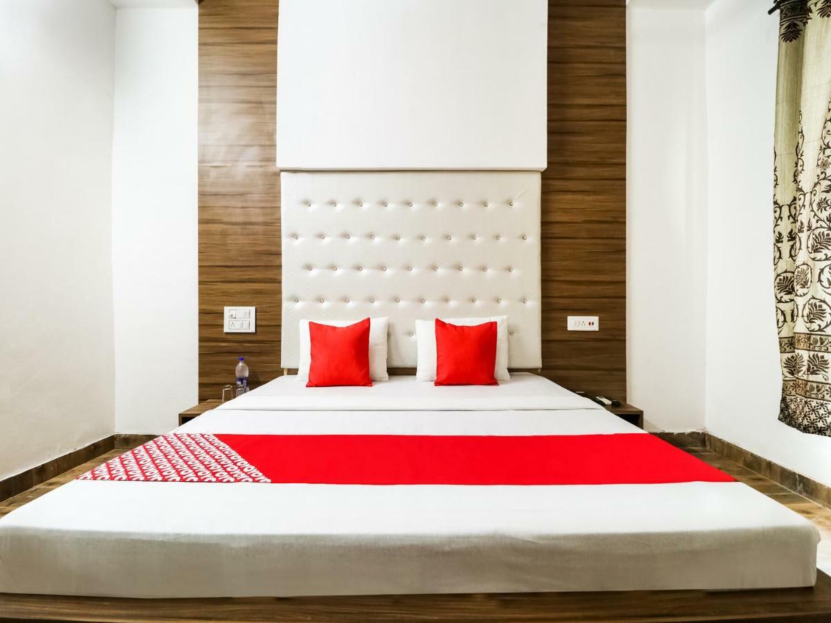 Oyo 47630 Grand Villa Moga Kültér fotó